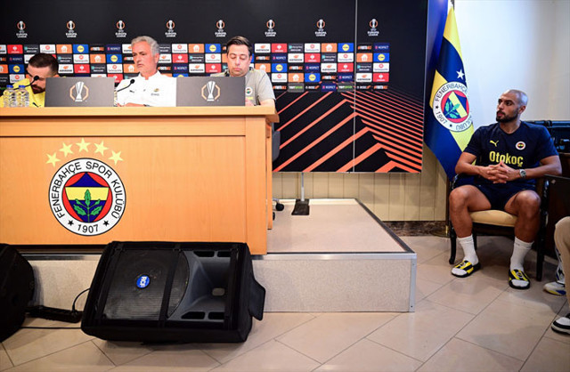 Jose Mourinho derbi sonrası basın toplantısına neden katılmadığını açıkladı - Resim: 0