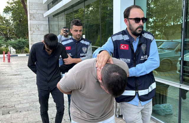 Polis memurunun evine giren hırsızlar silah ve ziynet eşyası çaldı - Resim: 0