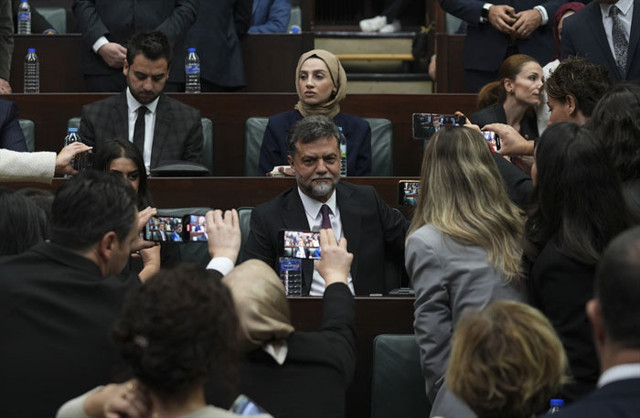 Gelecek Partisi'nden istifa eden Nedim Yamalı AK Parti'ye katıldı rozetini Erdoğan taktı - Resim: 0