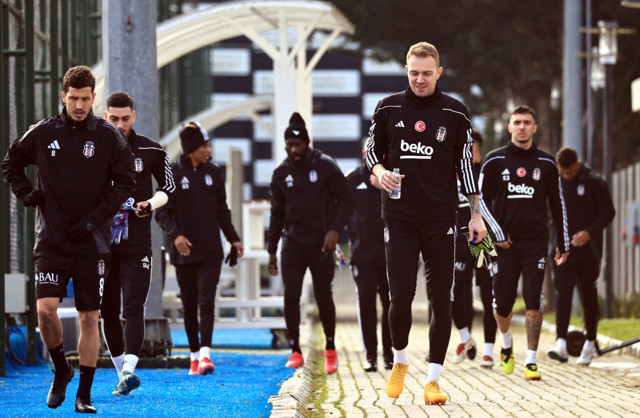 Beşiktaş'ta teknik direktör Ole Gunnar Solskjaer, ilk idmanına çıktı - Resim: 2