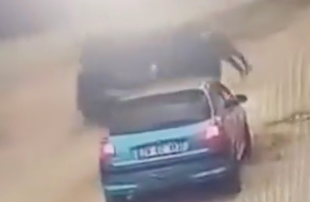 Giresun'da dehşete düşüren görüntü! Araç sürücüsü, konuştuğu adama bilerek çarptı - Resim: 2