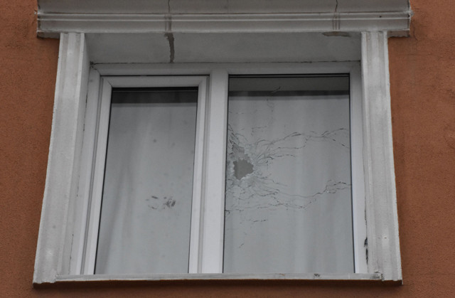 Sivas'ta peşini bırakmadığı kadını 6 yaşındaki kızıyla birlikte rehin aldı - Resim: 1