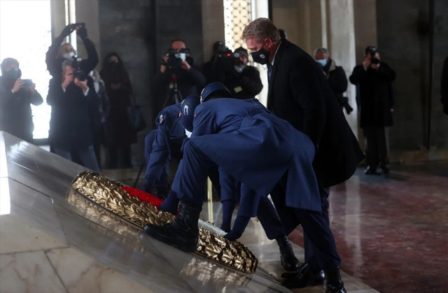 ABD'nin yeni Ankara Büyükelçisi Jeff Flake Anıtkabir'de - Resim: 0
