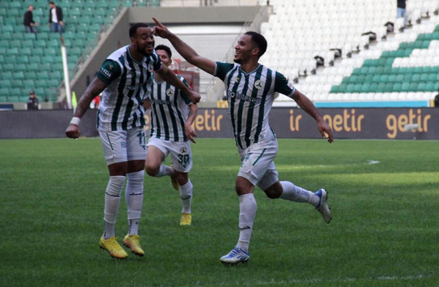 Giresunspor kötü gidişe 'dur' dedi! Geriden gelerek kazanmasını bildi! - Resim: 0