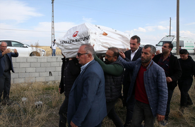 Kuduzdan hayatını kaybeden küçük Mustafa toprağa verildi! Gözyaşları sel oldu - Resim: 3