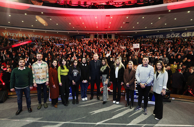 Erdoğan'dan Aydın'da altılı masaya olay benzetme! Dikkat çeken pankartları tek tek okudu... - Resim: 6