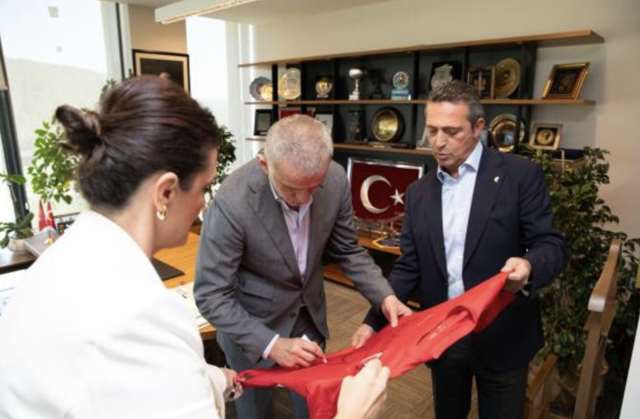 Ali Koç, TFF Başkanı İbrahim Hacıosmanoğlu'nu ziyaret etti - Resim: 0