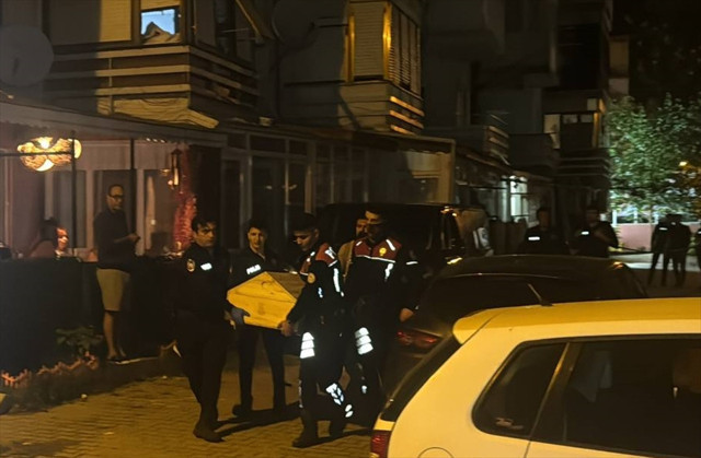 Büyükçekmece'de polisle çatışan şüpheli yakalanacağını anlayınca intihar etti - Resim: 0