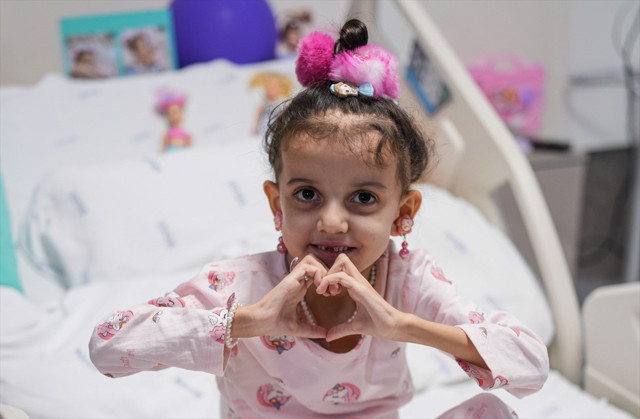 Kosova'da "yaşama şansı yok" denilen küçük kız, Türkiye'de sağlığına kavuştu - Resim: 0