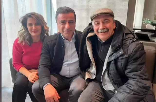 Selahattin Demirtaş'ın, eşi Başak Demirtaş'ı ziyaret ettiği anın fotoğrafı görüntülendi - Resim: 0