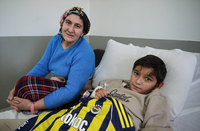 Evladına karaciğer dokusunu veren annenin uyanınca sorduğu soru duygulandırdı - Resim: 1