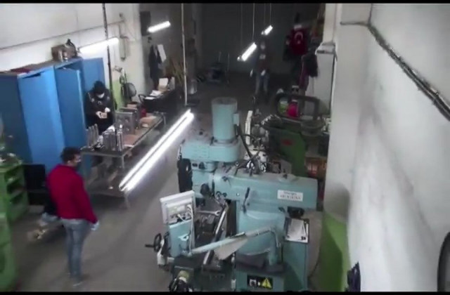 İstanbul'da yasa dışı silah ticareti operasyonu - Resim: 2