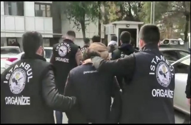 İstanbul'da yasa dışı silah ticareti operasyonu - Resim: 1