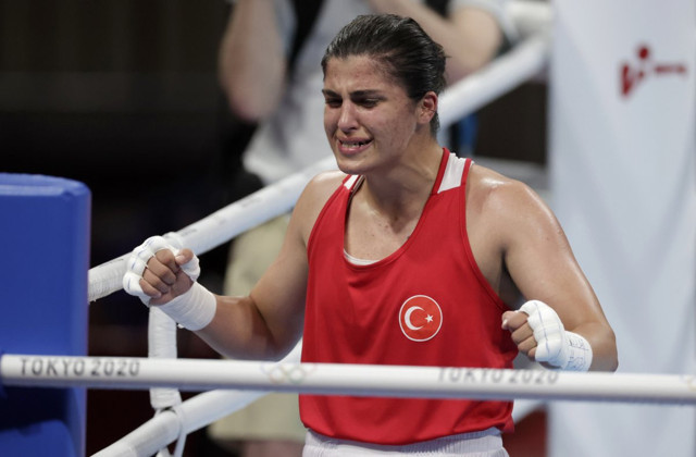 Busenaz Sürmeneli altın, Buse Naz Çakıroğlu gümüş madalya kazandı! - Resim: 0