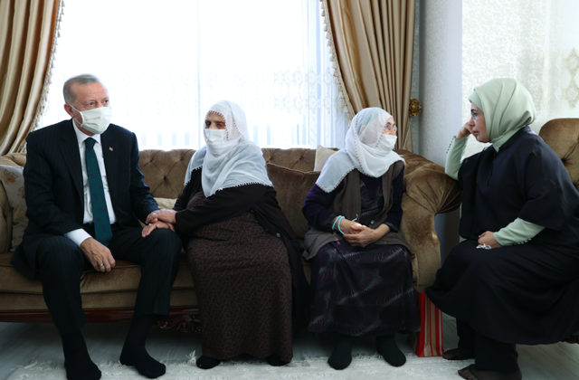 Cumhurbaşkanı Erdoğan Başak Cengiz'in ailesinin evine gitti Gözyaşları Başak için aktı - Resim: 3