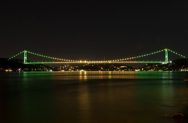 Fatih Sultan Mehmet Köprüsü Brezilya bayrağının renklerine büründü - Resim: 0