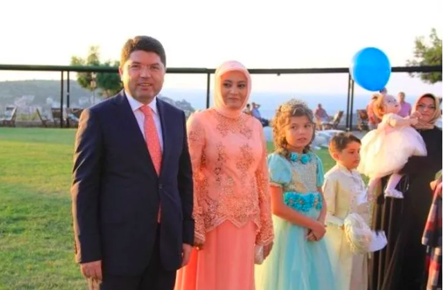 Yılmaz Tunç kimdir, aslen nereli, kiminle evli? Yılmaz Tunç eşi Fatma Tunç kimdir? - Resim: 0