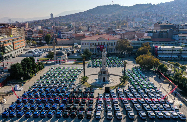 İzmir'de emniyet ve jandarma teşkilatına 988 yeni araç tahsis edildi - Resim: 0