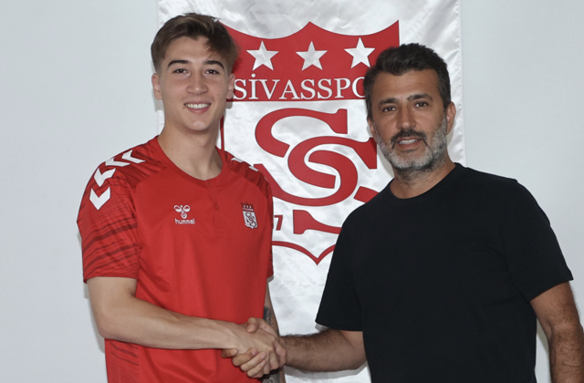 Sivasspor, 4 futbolcu ile anlaşma sağladı - Resim: 3
