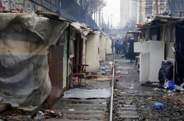 Her yıl turist yağıyor! Çingenelerin inşa ettiği köy - Resim: 1