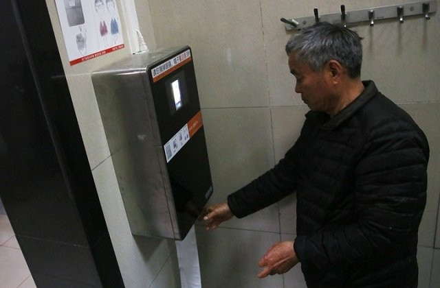 Çin'den akıllara durgunluk veren olay! Tuvaletlere... - Resim: 4