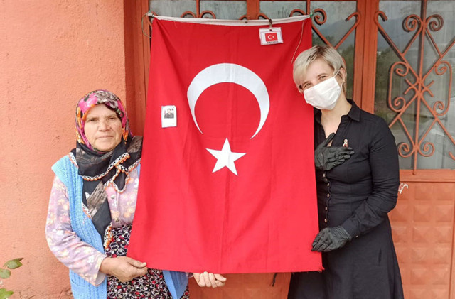 Alanya'da yerleşik yabancılar Ramazan kolisi dağıttı - Resim: 0