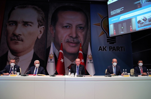 Cumhurbaşkanı Erdoğan başkanlığında AK Parti MKYK'sı başladı - Resim: 0