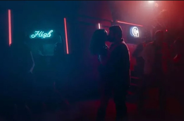 Öpüşme sahnesi olay oldu! Sıcak Kafa sosyal medyaya damga vurdu: "Abartmadan da oluyormuş" - Resim: 2