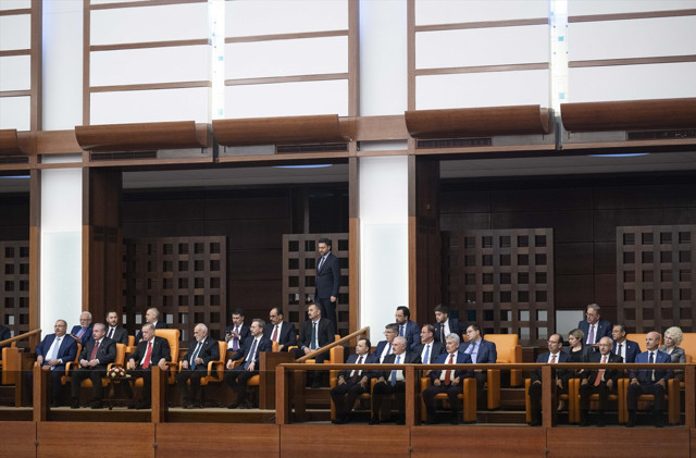 Meclis'te 28. yasama dönemi başladı! Cumhurbaşkanı Erdoğan salona girdi Kemal Kılıçdaroğlu ayağa kalmadı - Resim: 0