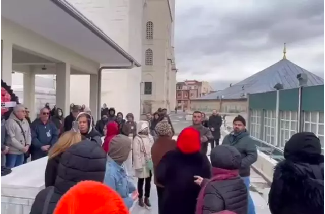 Yakılmak istiyorum demişti... Metin Uca'nın cenaze namazında ilginç olay - Resim: 0