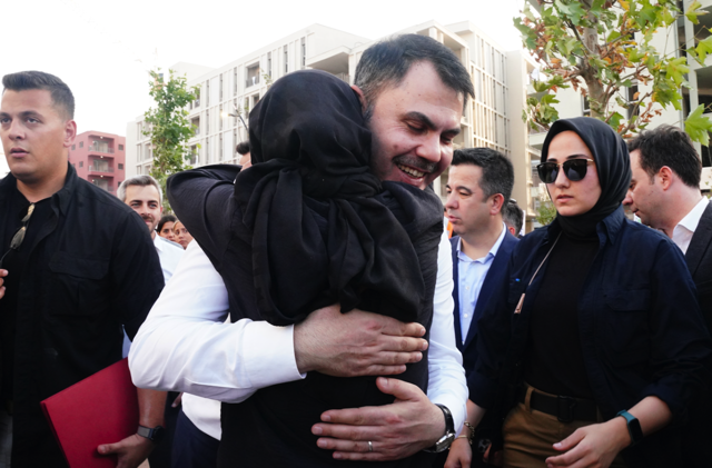 Bakan Kurum'dan Hatay'da depremzede aileye ziyaret: ''Bu memleket sizi unutmayacak!'' - Resim: 2