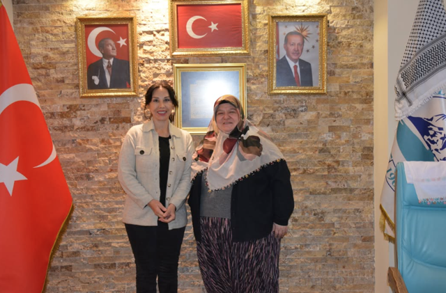 AK Partili başkana kıyafeti üzerinden rezil sözler etmişti! İYİ Parti o ismi partiden attı - Resim: 2