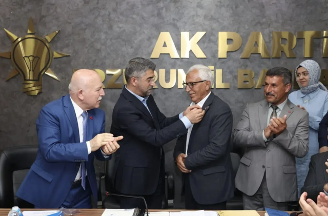 CHP'de bir istifa daha! O isim de resmen AK Parti'ye geçti - Resim: 0
