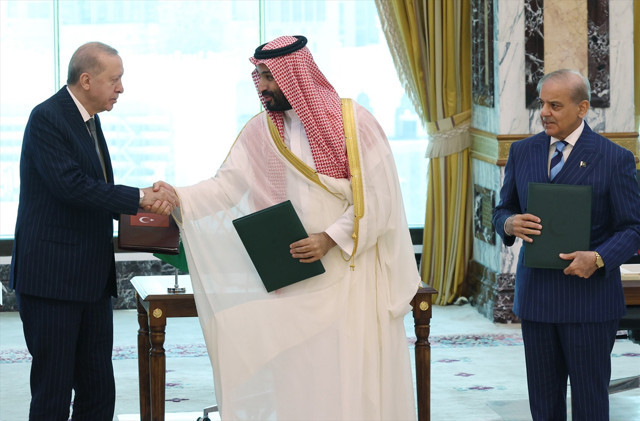 Türkiye, Suudi Arabistan ve Pakistan üçlü savunma anlaşması imzaladı - Resim: 0