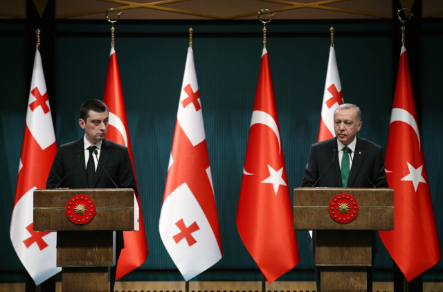 Gürcistan Başbakanı ile görüşen Erdoğan: 3 milyar dolara çıkaracağız - Resim: 0