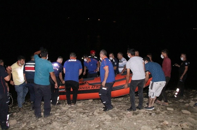 Manisa'da misinalara takılan itfaiyeci boğuldu - Resim: 1