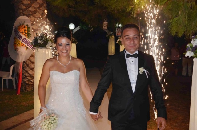 Bekir Çoşkun'un oğlu Tolga Çoşkun yaşı kaç kiminle evli? - Resim: 0