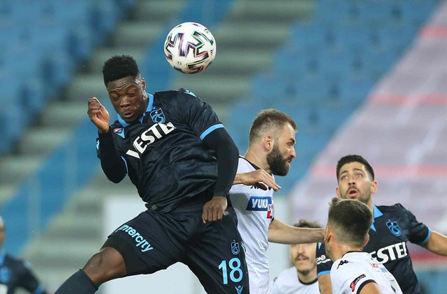 Trabzonspor konuk ettiği Denizlispor'u tek golle geçti - Resim: 0