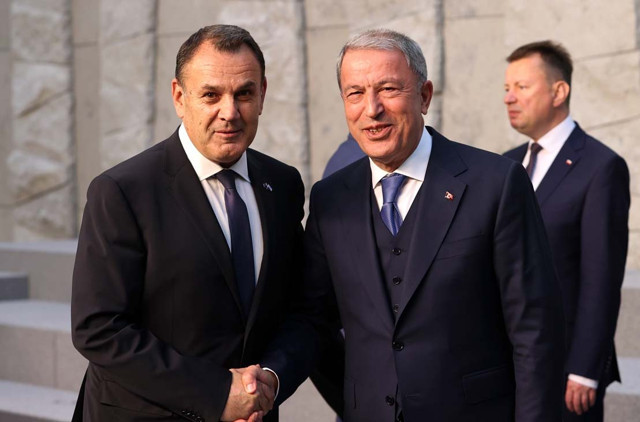 Gerilim altında kritik görüşme! Hulusi Akar Yunanlı mevkidaşıyla görüştü Yüz ifadelerine bakın! - Resim: 2