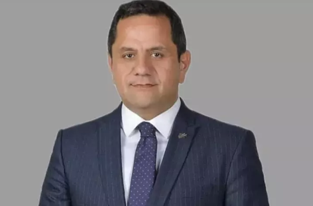 CHP'yi üzen ölüm! Mehmet Orhun Döğüşçü şehit cenazesinde kalp krizi geçirdi! - Resim: 0