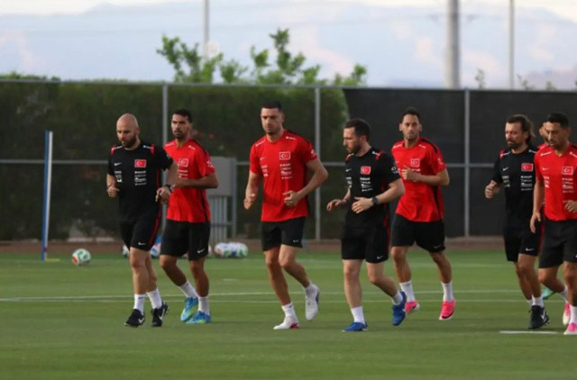 Merih Demiral ve Eren Elmalı'dan sürpriz değişim! Yeni imajlarına bakın - Resim: 1