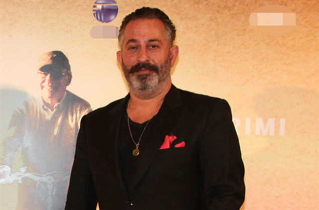 Cem Yılmaz'ın tılsımlı kolyesinin sırrı çözüldü - Resim: 2