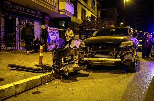 Polisten kaçan otomobil 6 aracı biçti! 2 yaralı - Resim: 1