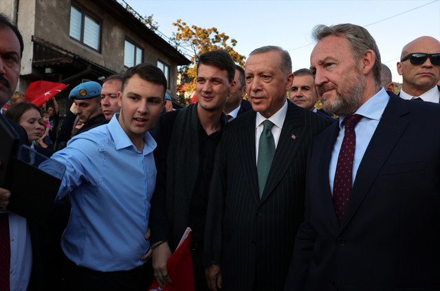 Cumhurbaşkanı Erdoğan, Aliya İzzetbegoviç’in kabrini ziyaret etti - Resim: 3