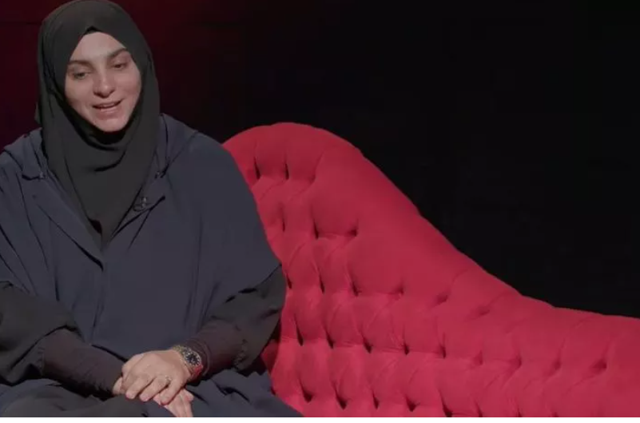 Dekolte giymeye zorlanmıştı Popstar Özlem adını değiştirdi tesettüre girdi! - Resim: 2