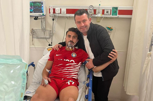 Korkutan sakatlık! Kaleci ile çarpışan futbolcunun 3 kaburgası kırıldı - Resim: 2