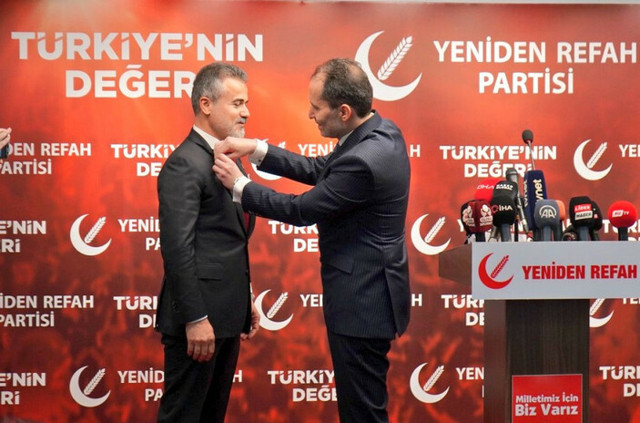 Eski bakan Suat Kılıç, AK Parti'den istifa ettiğini duyurduktan sonra Yeniden Refah Partisi'ne katıldı - Resim: 1