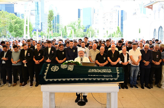 Vefat eden spor spikeri Sabri Ugan için TSYD'de tören düzenlendi - Resim: 1