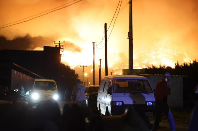 Türkiye'nin ciğerleri yanıyor: 3 ildeki yangına müdahale sürüyor - Resim: 2