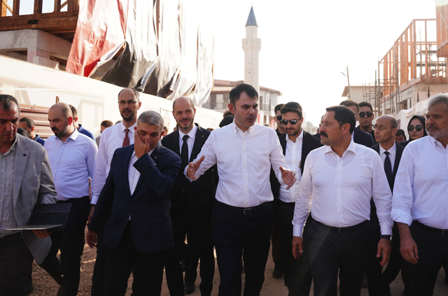 Bakan Kurum'dan Hatay'da depremzede aileye ziyaret: ''Bu memleket sizi unutmayacak!'' - Resim: 4